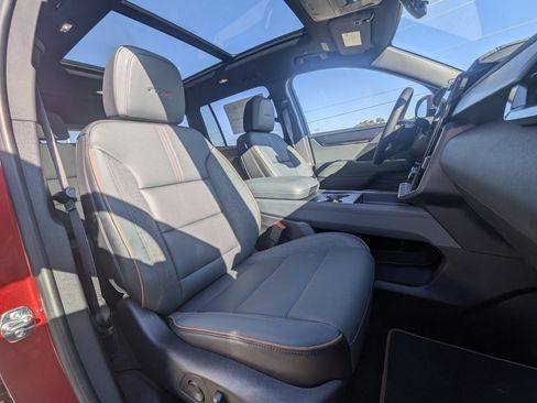 New 2026 GMC Acadia AT4 w/ Luxury Package image 13