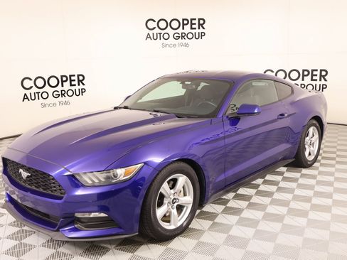 Used 2016 Ford Mustang Coupe RWD image 9