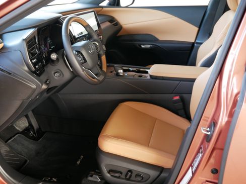 Used 2025 Lexus RX 350 FWD image 4