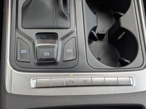 Certified 2025 Kia Carnival LX FWD image 22