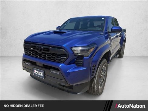 Used 2025 Toyota Tacoma TRD Sport AWD/4WD image 1