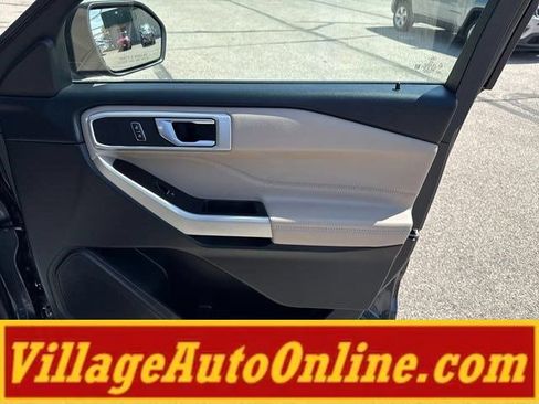 Used 2022 Ford Explorer XLT w/ Equipment Group 202A AWD/4WD image 42