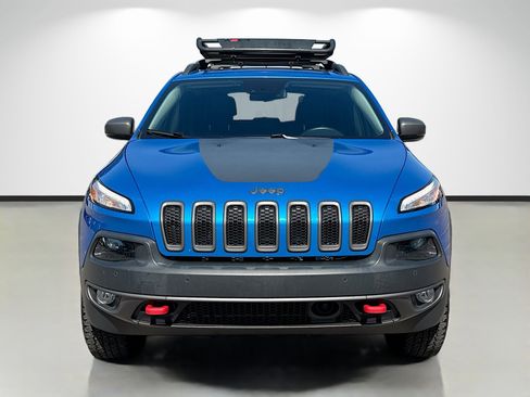 Used 2018 Jeep Cherokee Trailhawk w/ Quick Order Package 27L image 8