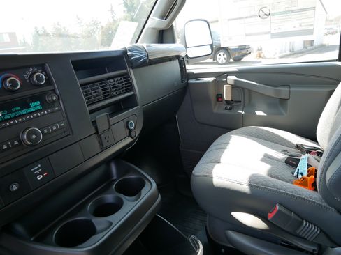 New 2026 Chevrolet Express 3500 Extended RWD image 15