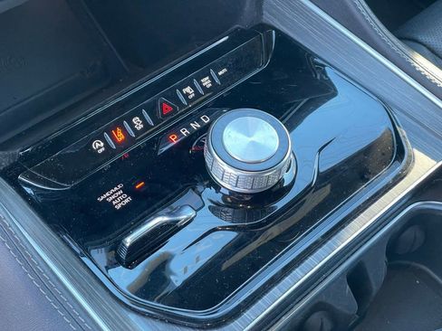 Used 2024 Jeep Wagoneer Series II AWD/4WD image 20