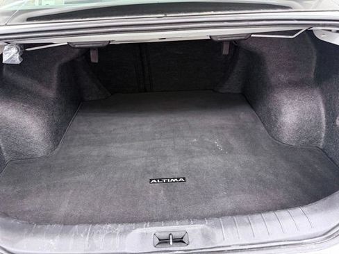 Used 2025 Nissan Altima 2.5 SV FWD image 12