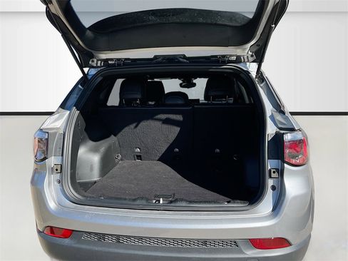 Used 2022 Jeep Compass Altitude image 23