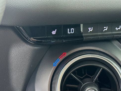 Used 2023 Chevrolet Blazer LT w/ Convenience Package FWD image 28
