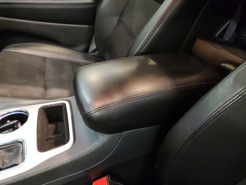 Used 2019 Jeep Grand Cherokee Altitude AWD/4WD image 27