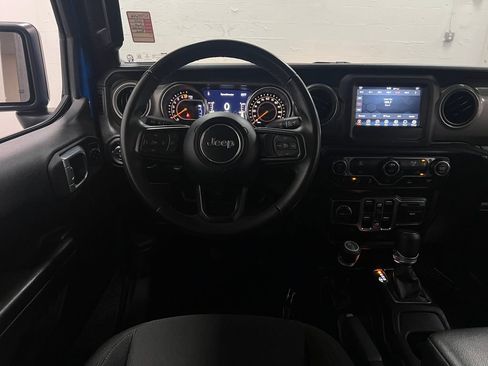 Used 2021 Jeep Gladiator Sport AWD/4WD image 13