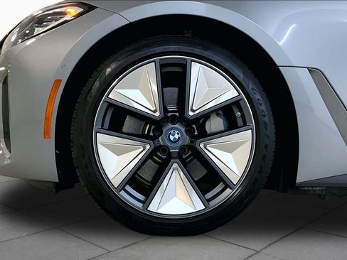 Used 2023 BMW i4 eDrive40 RWD image 10