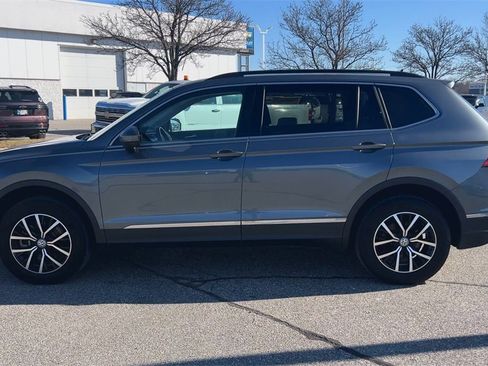 Used 2021 Volkswagen Tiguan SE image 5