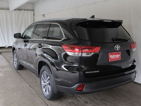 Used 2017 Toyota Highlander XLE AWD/4WD image 26