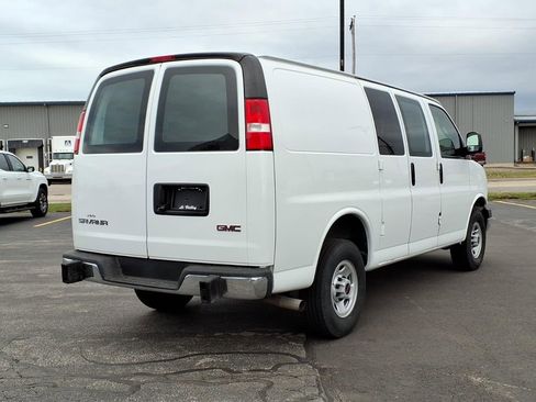Used 2024 GMC Savana 2500 Work Van w/ Driver Convenience Package image 7