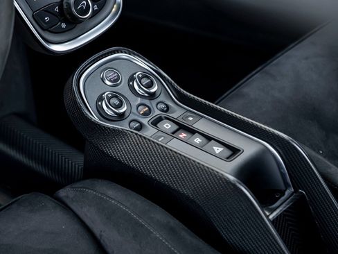 Used 2020 McLaren 620R image 17