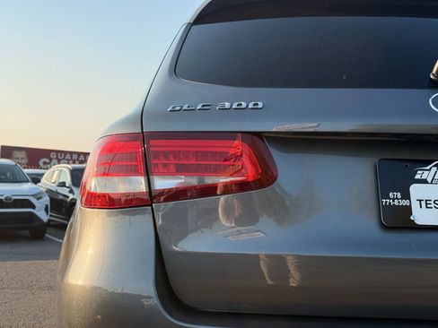 Used 2018 Mercedes-Benz GLC 300 4MATIC image 9