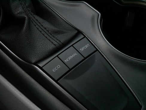 Certified 2023 Toyota Camry SE FWD image 25