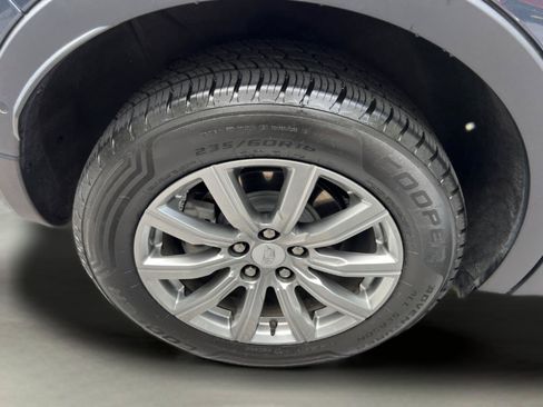 Used 2020 Cadillac XT4 Premium Luxury FWD image 17
