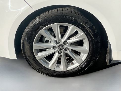 Used 2024 Toyota Corolla SE image 29