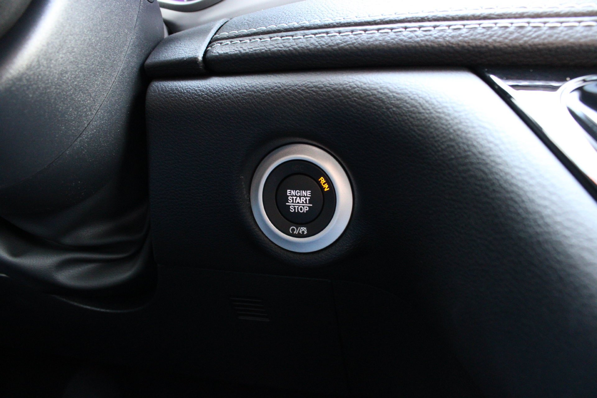 New 2027 Chrysler Pacifica Select FWD image 36