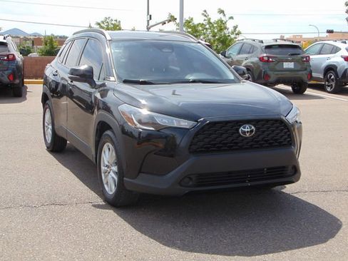 Used 2023 Toyota Corolla Cross LE FWD image 9