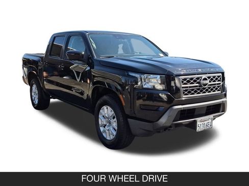 Used 2022 Nissan Frontier SV AWD/4WD image 2