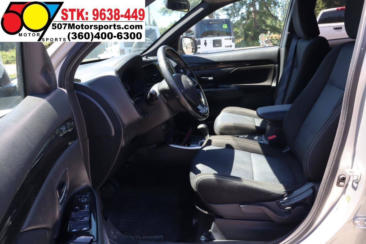 Used 2018 Mitsubishi Outlander LE AWD/4WD image 12