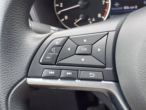 Used 2025 Nissan Altima 2.5 SV FWD image 16