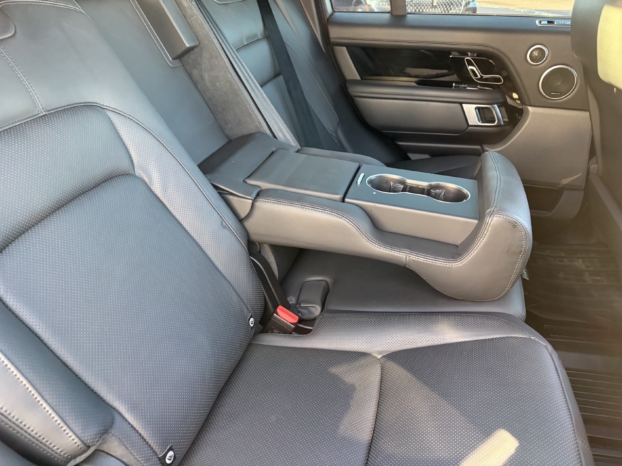 Used 2020 Land Rover Range Rover HSE AWD/4WD image 16