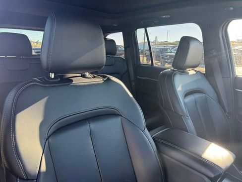 Certified 2025 Jeep Grand Cherokee Limited w/ Black Appearance Package image 31