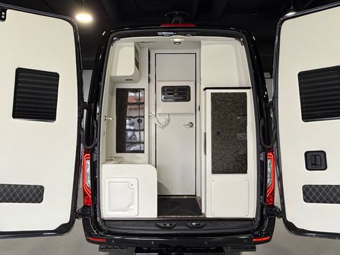 Used 2022 Mercedes-Benz Sprinter 3500 image 20