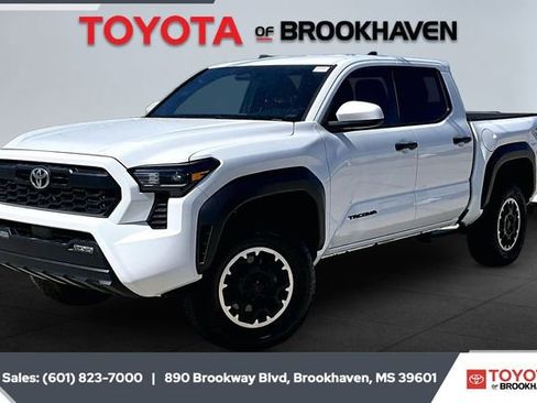 Used 2024 Toyota Tacoma TRD Off-Road image 10