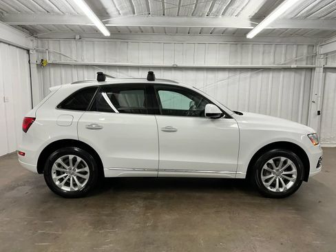 Used 2016 Audi Q5 2.0T Premium Plus w/ Technology Package AWD/4WD image 3