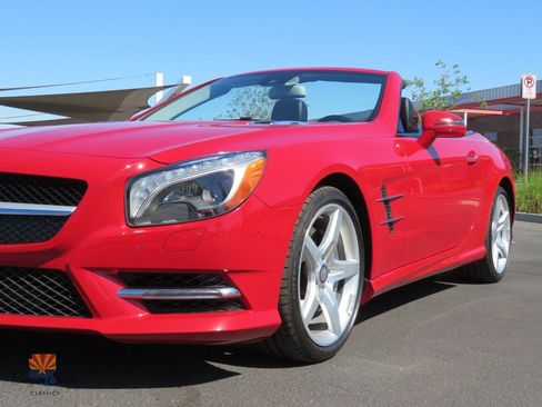 Used 2013 Mercedes-Benz SL 550 image 25