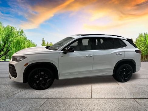 Certified 2025 Volkswagen Tiguan SE R-Line image 7