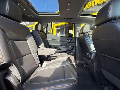 Used 2022 GMC Acadia AT4 w/ Technology Package image 24