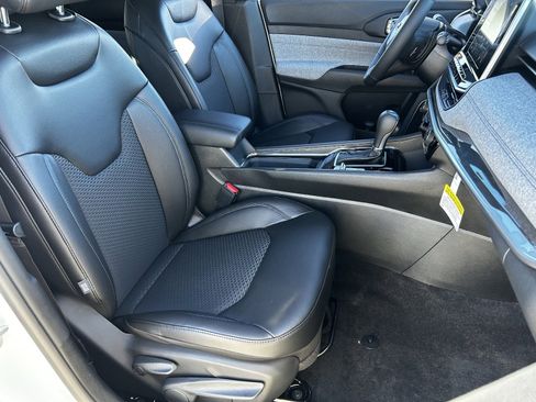 New 2026 Jeep Compass Latitude image 7