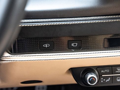 Used 2022 Ferrari F8 Tributo image 29