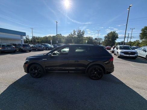 Used 2024 Volkswagen Tiguan SE R-Line AWD/4WD image 8
