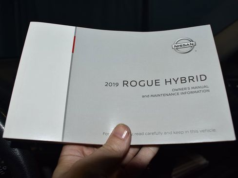 Used 2019 Nissan Rogue SV w/ Premium Package image 11