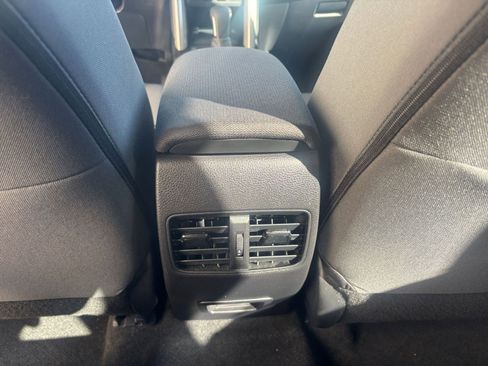 Used 2025 Toyota Corolla Cross LE image 24