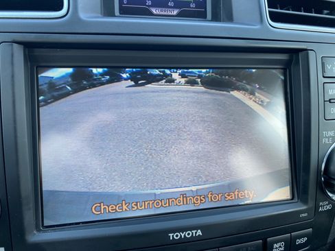 Used 2012 Toyota Highlander Limited w/ Tow Pkg AWD/4WD image 31