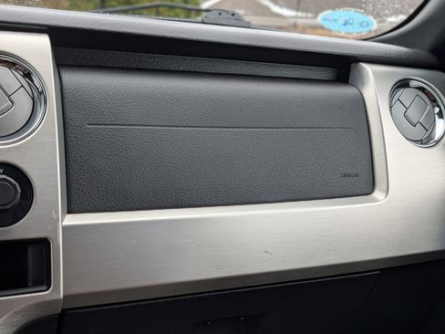 Used 2014 Ford F150 Platinum image 17