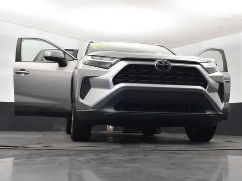 Used 2024 Toyota RAV4 XLE FWD image 11