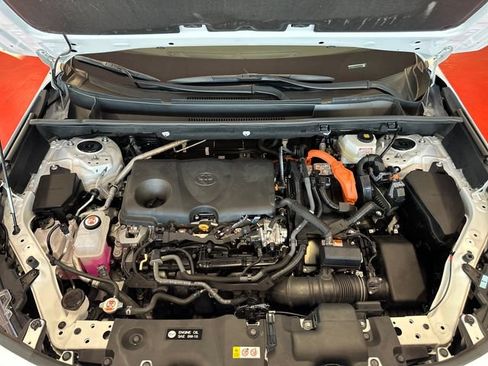 Used 2025 Toyota RAV4 XLE AWD/4WD image 26
