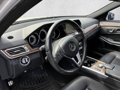 Used 2014 Mercedes-Benz E 350 4MATIC Sedan image 10