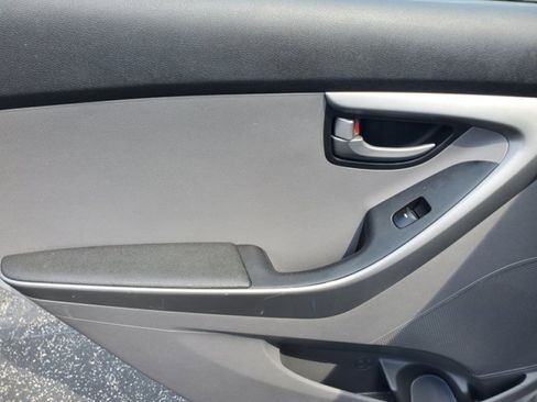 Used 2016 Hyundai Elantra SE image 23
