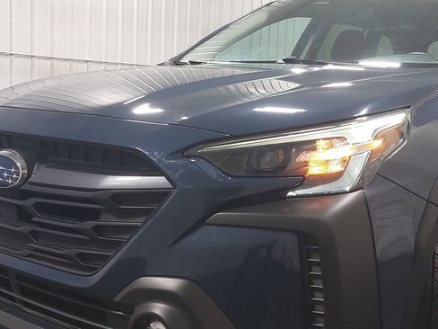 Used 2023 Subaru Outback Premium image 31