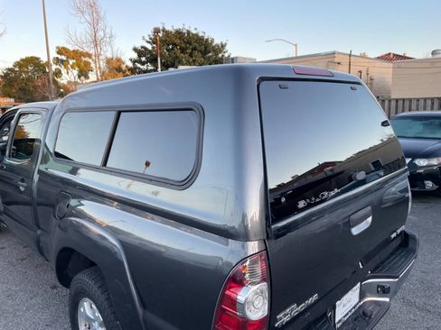 Used 2015 Toyota Tacoma 4x4 Double Cab w/ SR5 Package image 23