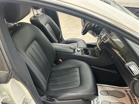 Used 2014 Mercedes-Benz CLS 550 4MATIC w/ Premium 1 Package image 40